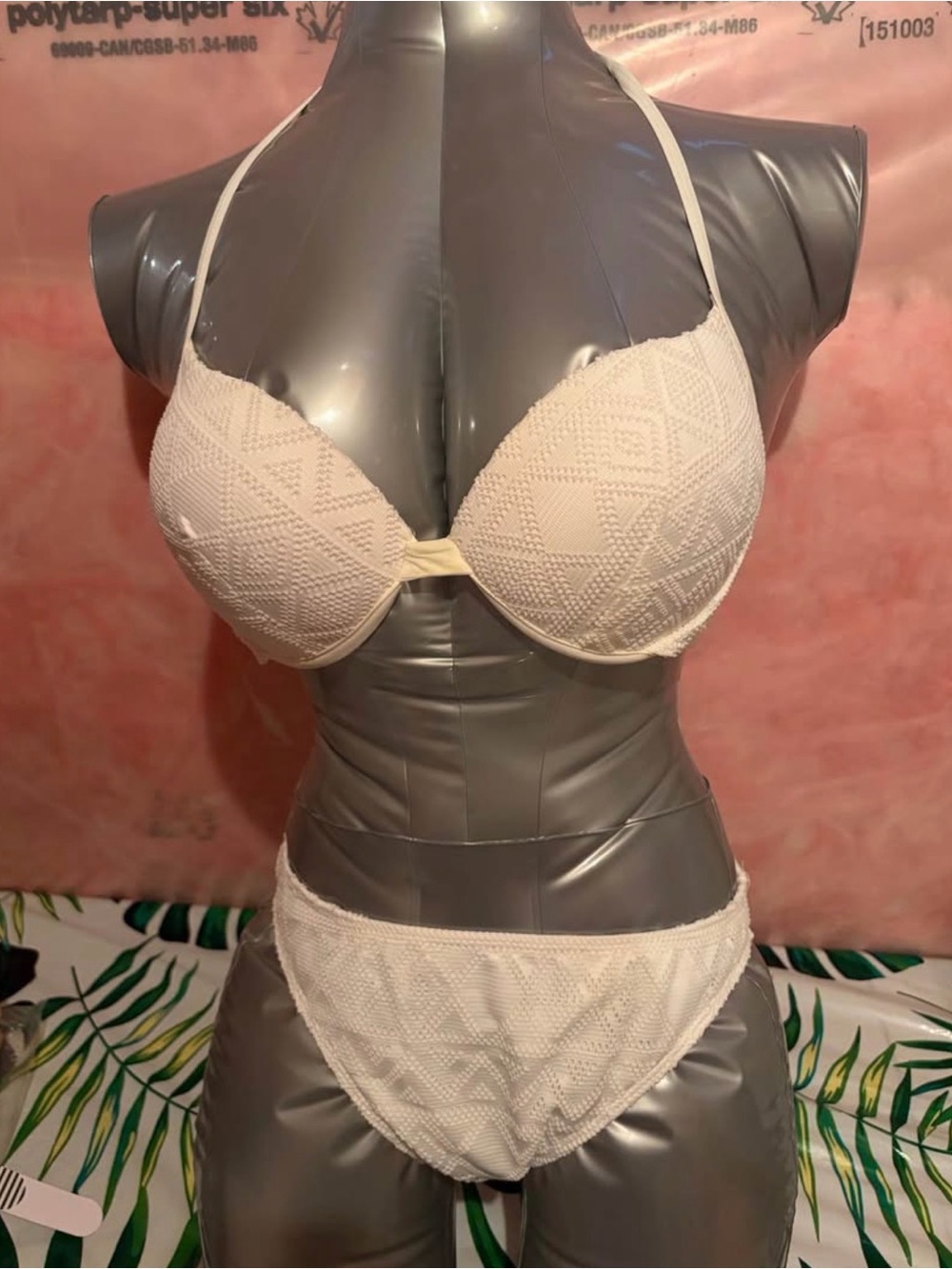 White Lace-Textured Push-Up Bra & Bikini Brief Set - Women's Intimates